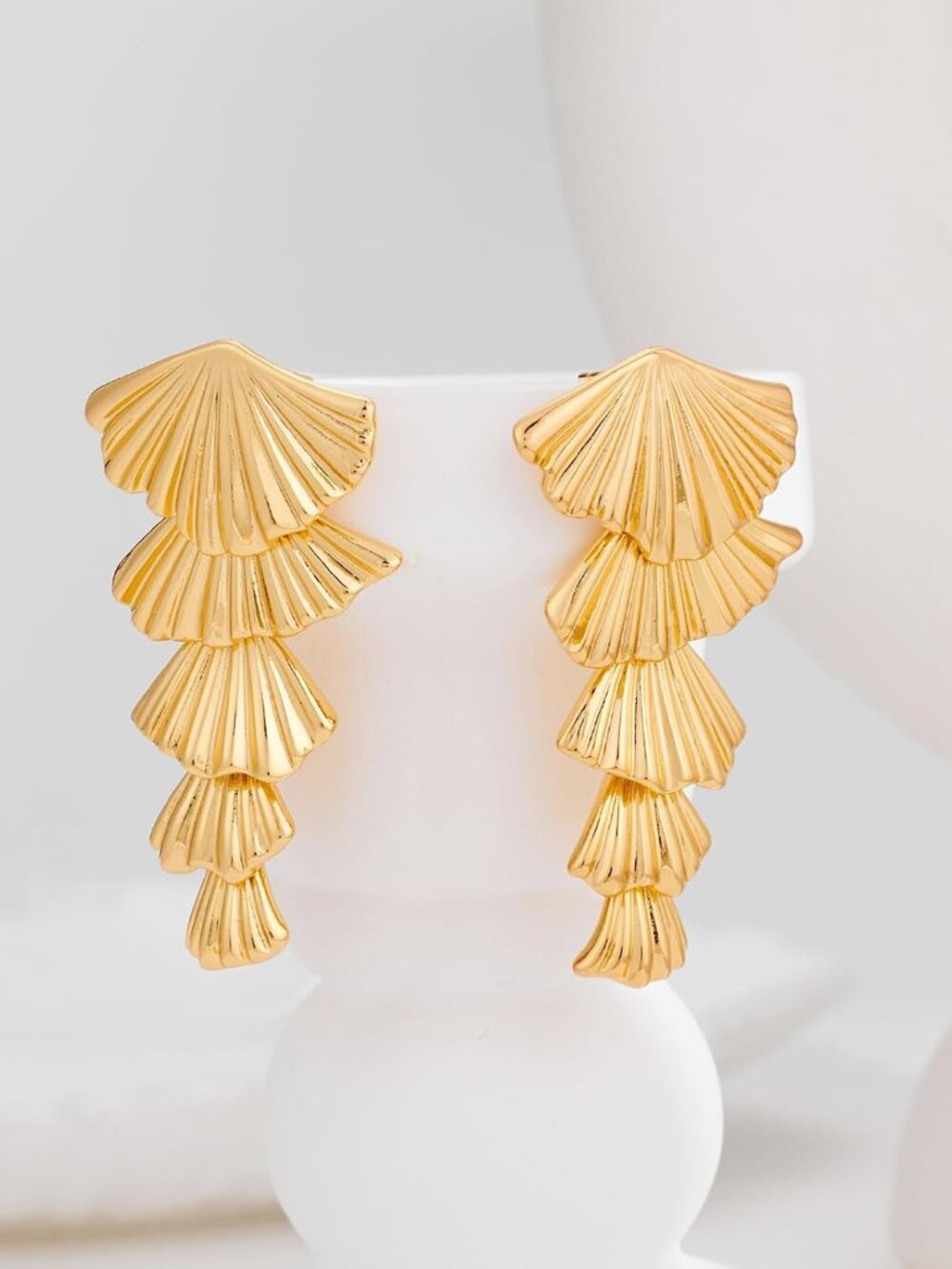 Gold Shell Drop Earrings for Women Seashell Dangle Earrings Ocean Beach Earrings - Picture 5 of 5